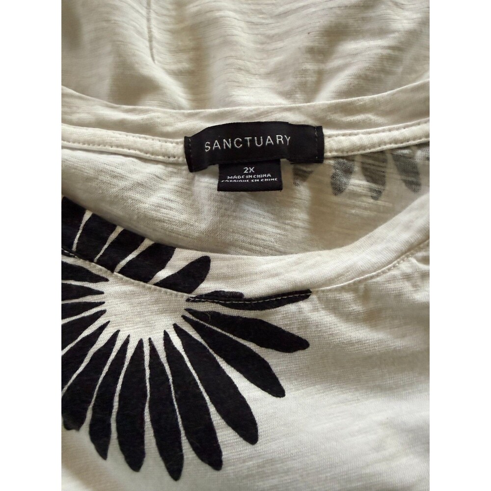 SANCTURY BLACK AND WHITE FLORAL TEE SHIRT SIZE 2X - Picture 2 of 3